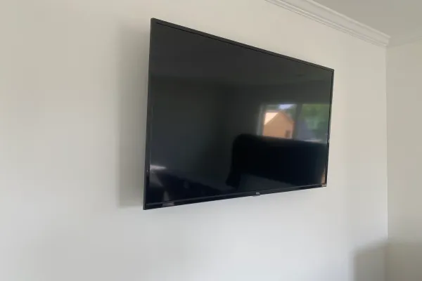 TV mounting services in Los Angeles, CA