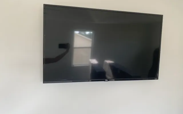 Pull-Down TV Mount Installation in Miami & LA (MantelMount Guide)