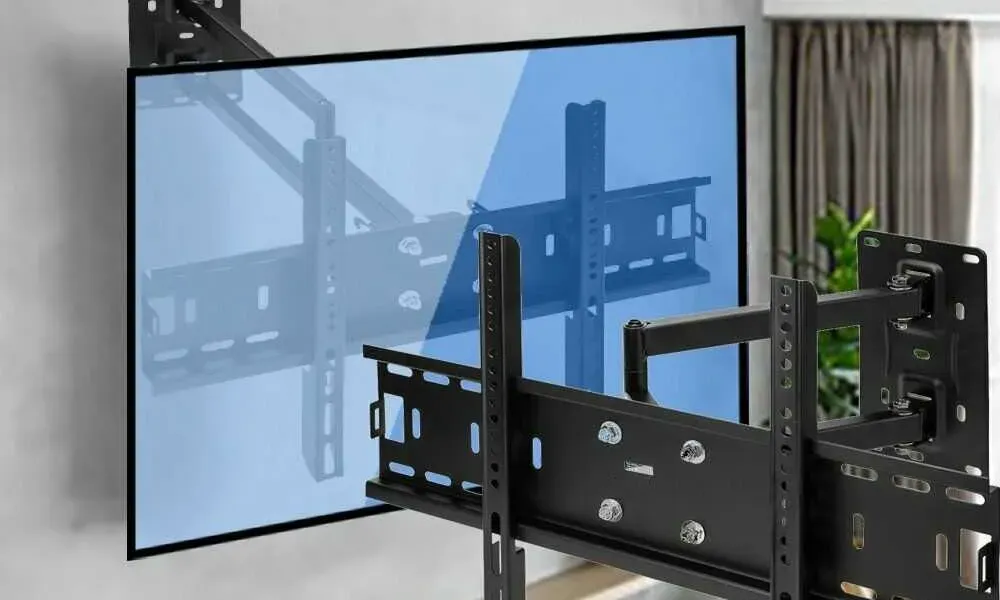 What tools do I need to wall mount a TV?