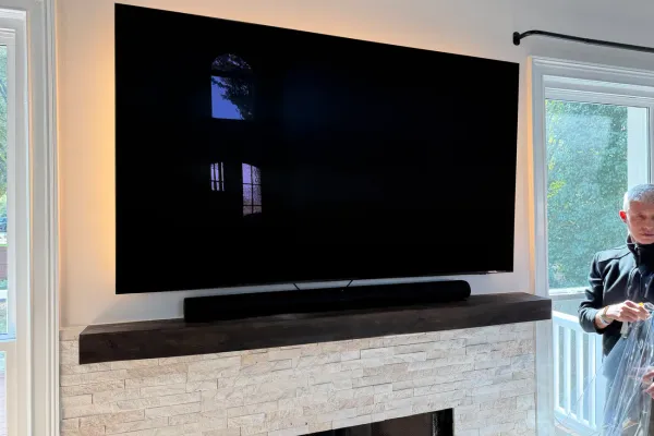 Soundbar and home-theater setup in Hialeah