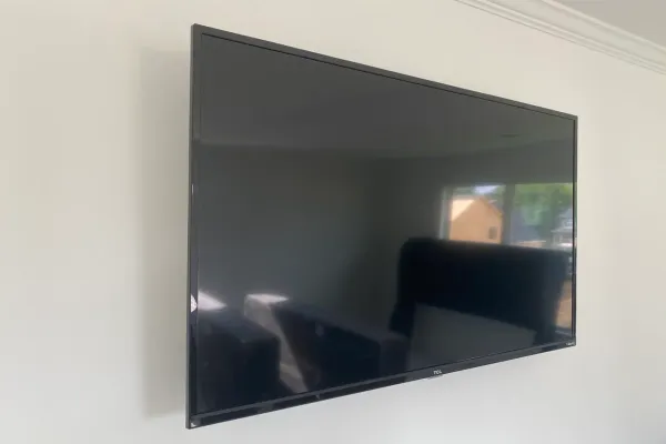 Full TV installation and smart-TV setup in Hialeah