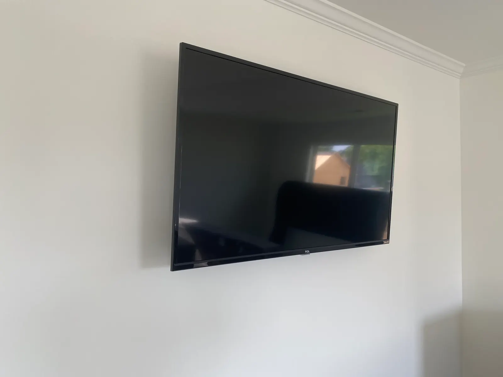 TV mounting services in Los Angeles, CA