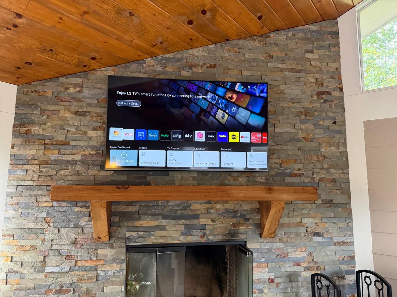 TV mounting services in Plantation, FL