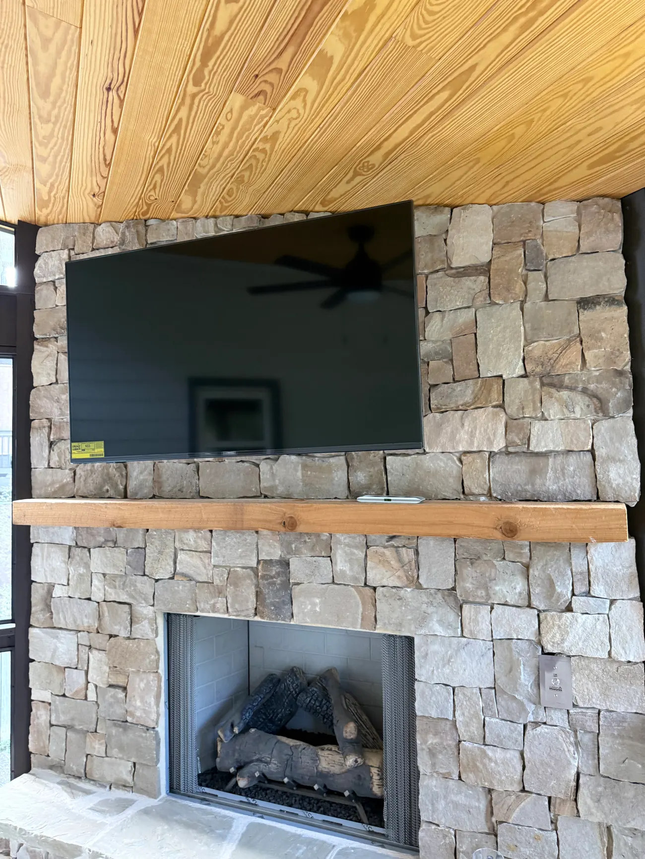 TV mounting services in Wellington, FL
